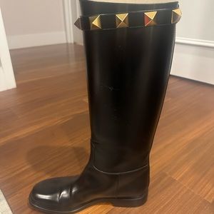 Valentino Garavani tall leather Roman stud boots 40